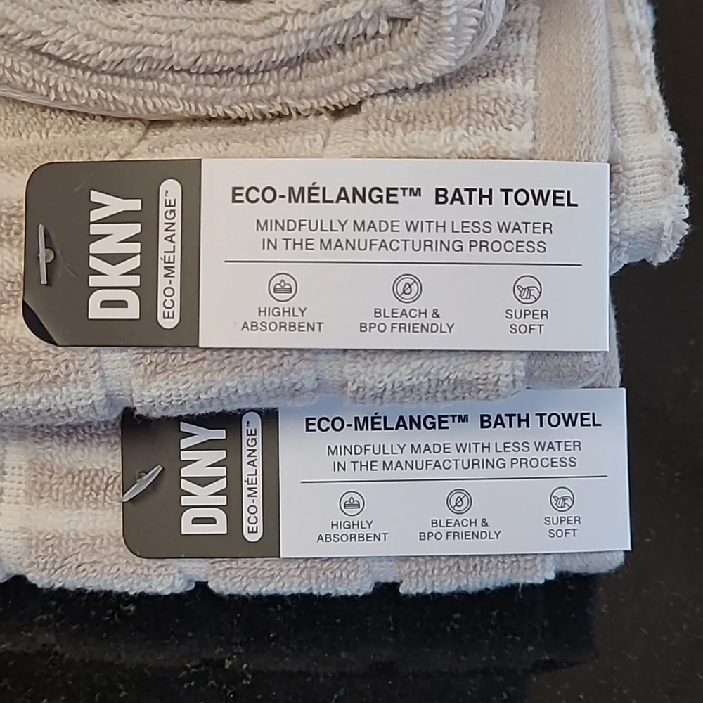 DKNY Bath Towel Set
